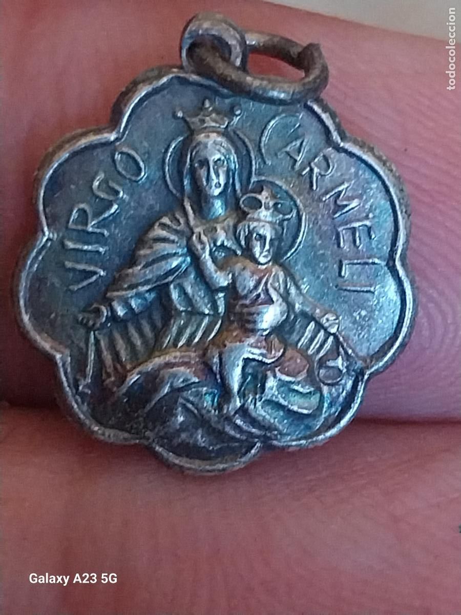 Antig&uuml;edades: VIRGEN CARMEN SAGRADO CORAZON 1.78CMS MEDALLA ANTIGUA BORDES EN FLOR