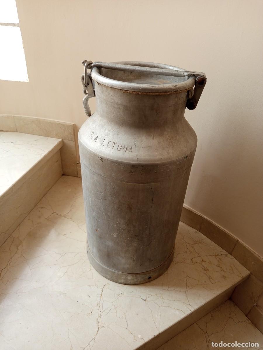 Antig&uuml;edades: Antigua gran Lechera de Letona. 25 litros. Aluminio
