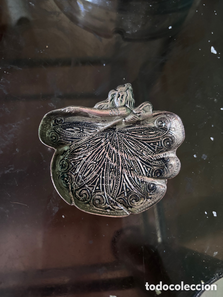 Antig&uuml;edades: CENICERO VACIABOLSILLOS MODERNISTA ART NOUVEAU - MUJER MARIPOSA - FRANCIA C. 1900