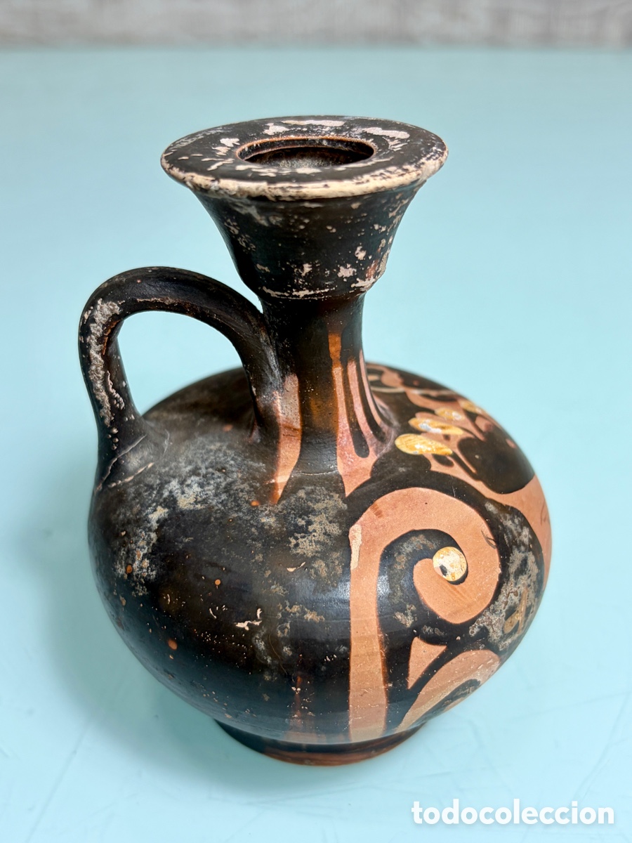 Antig&uuml;edades: L&eacute;cito apulio figuras rojas s. IV-III a.C. 9,5 cm &ndash; jarr&oacute;n antiguo