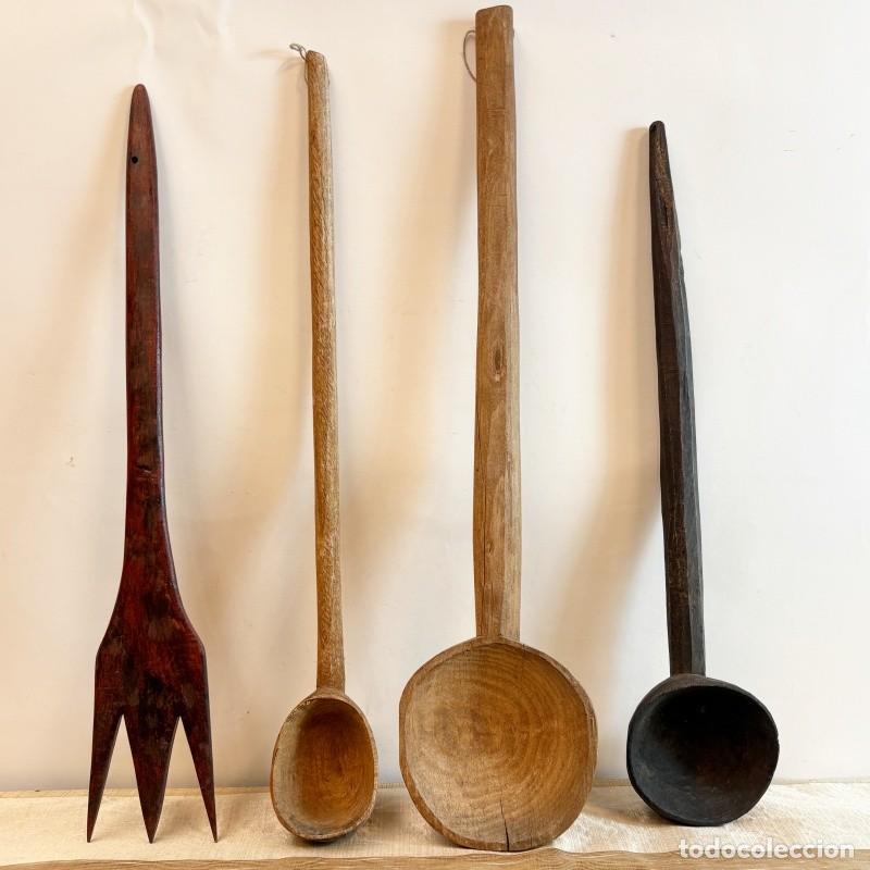 Antig&uuml;edades: Lote Cuatro Utensilios de Madera