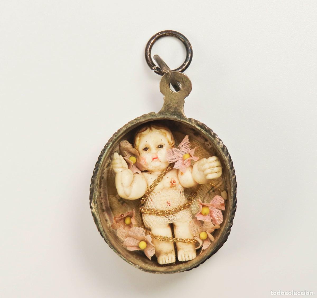 Antig&uuml;edades: Relicario de Plata Ni&ntilde;o Jes&uacute;s Bendiciendo
