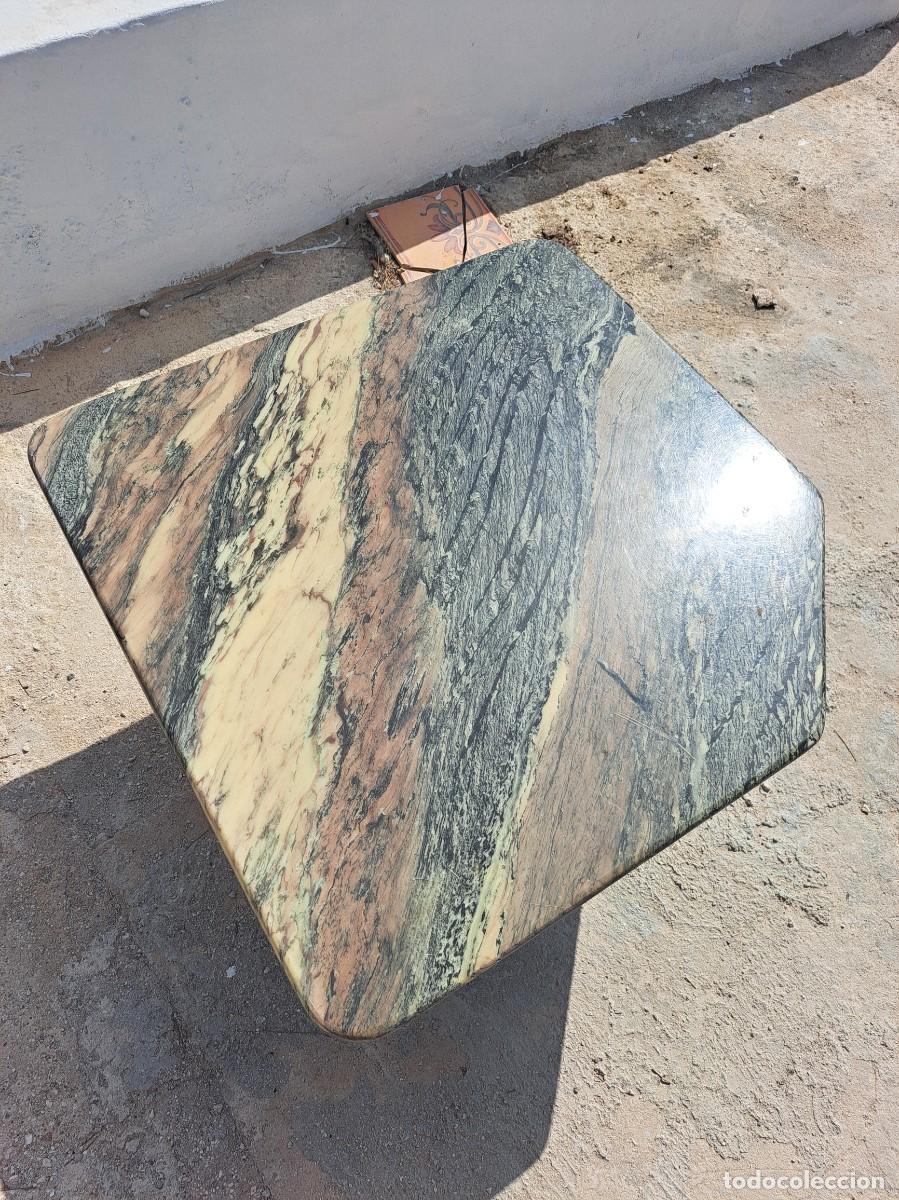 Antig&uuml;edades: mesa de m&aacute;rmol, de centro, diversos colores y jaspeado. - Foto 4