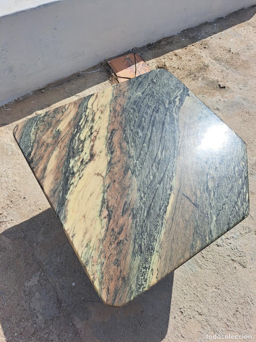 Antig&uuml;edades: mesa de m&aacute;rmol, de centro, diversos colores y jaspeado. - Foto 5