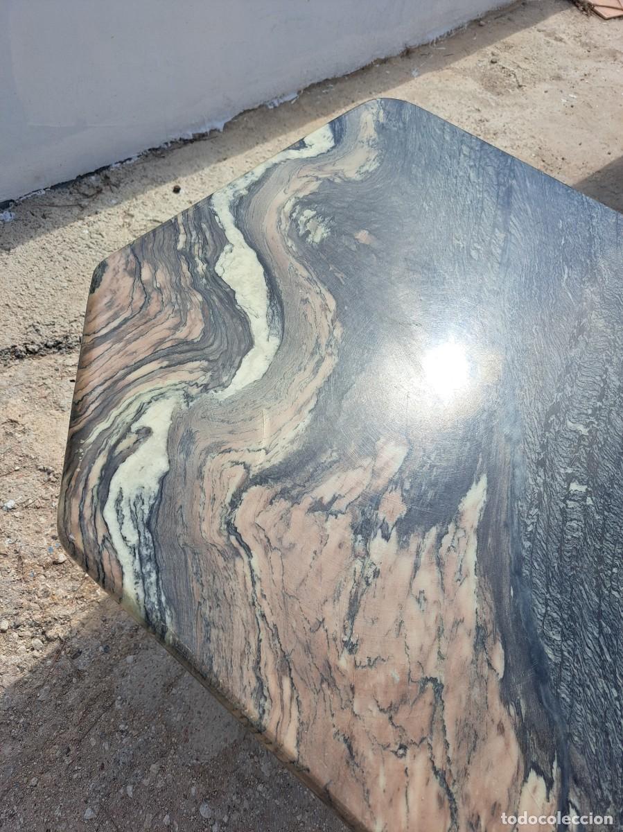 Antig&uuml;edades: mesa de m&aacute;rmol, de centro, diversos colores y jaspeado. - Foto 5