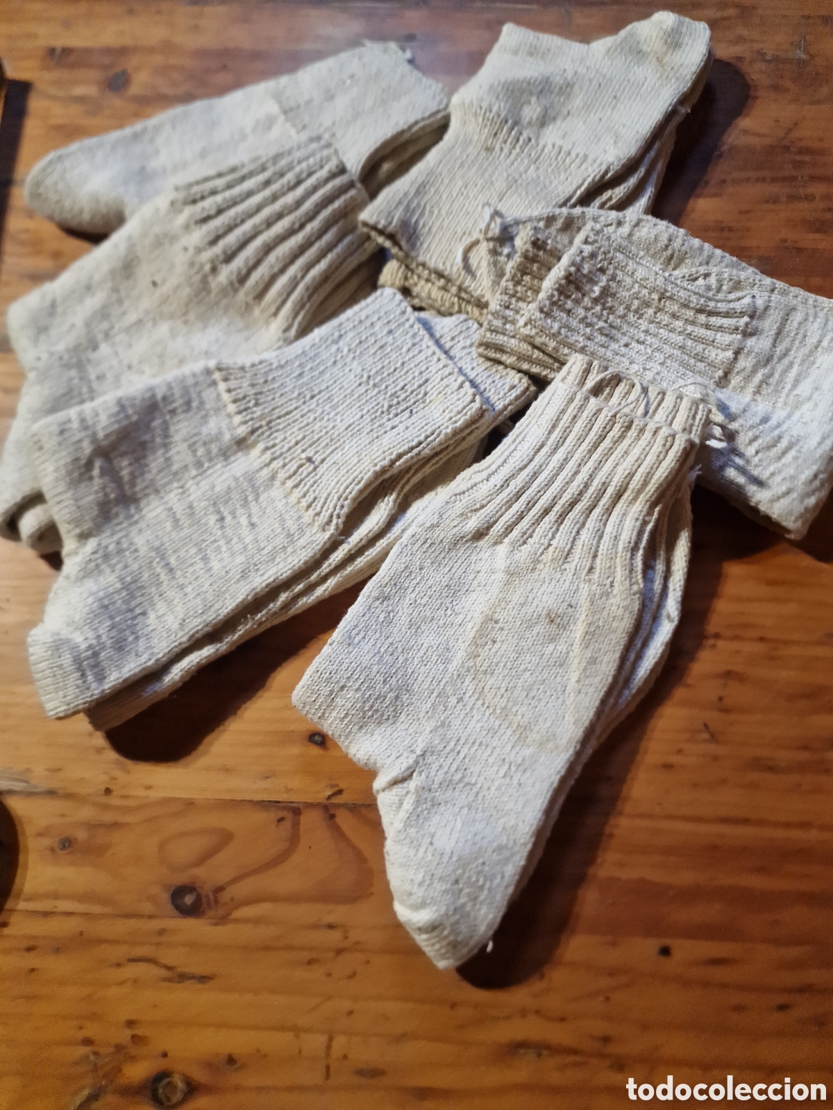 Antig&uuml;edades: Antiguos calcetines echos a mano,sin uso,lote 6 pares,color crudo