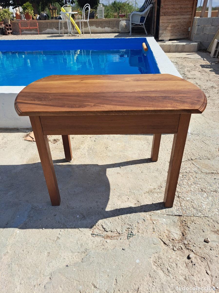 Antig&uuml;edades: Bonita mesa de cocina de roble macizo con un caj&oacute;n.