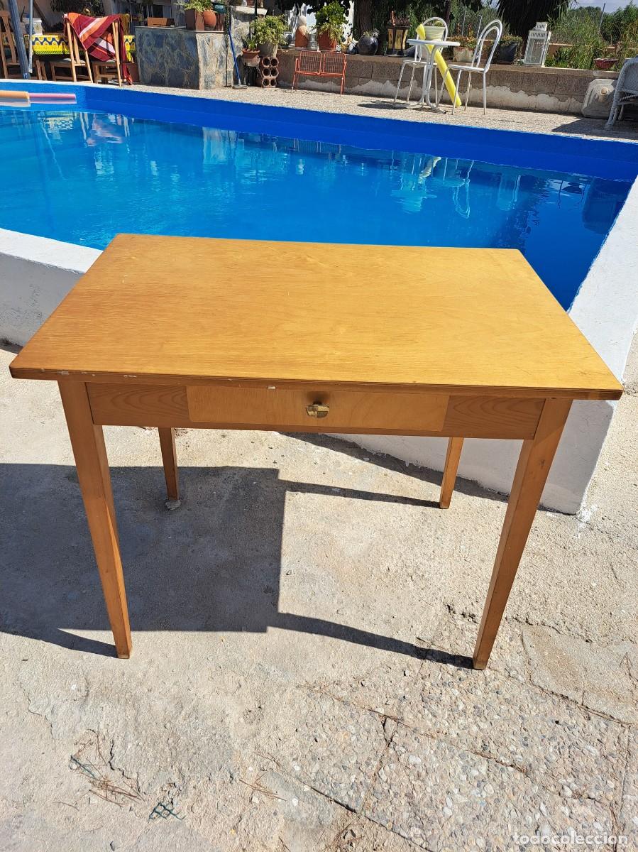 Antig&uuml;edades: Bonita mesa de tocinera con un caj&oacute;n. - Foto 3