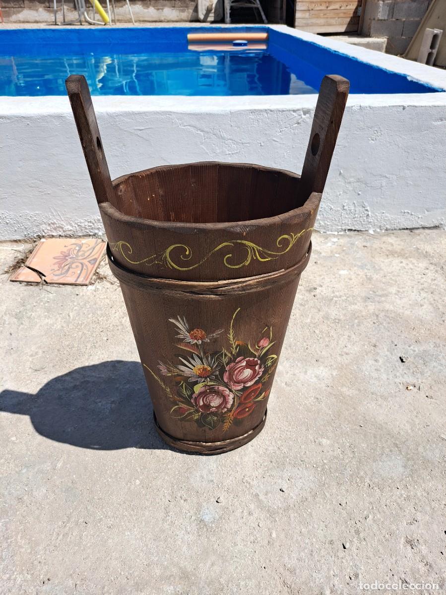 Antig&uuml;edades: Precioso parag&uuml;ero de roble, pintado a mano.