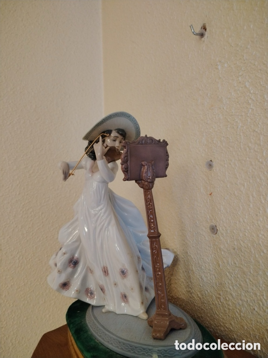 Antig&uuml;edades: LLADR&Oacute; Sweet Symphony ref. 6243 - violinista con atril - DAISA 1995
