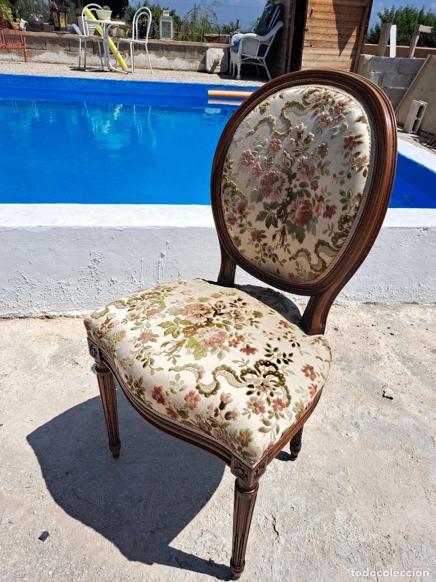 Antig&uuml;edades: Silla medall&oacute;n tapizado floral de caoba, estilo Luis XVI, de principios del siglo XX