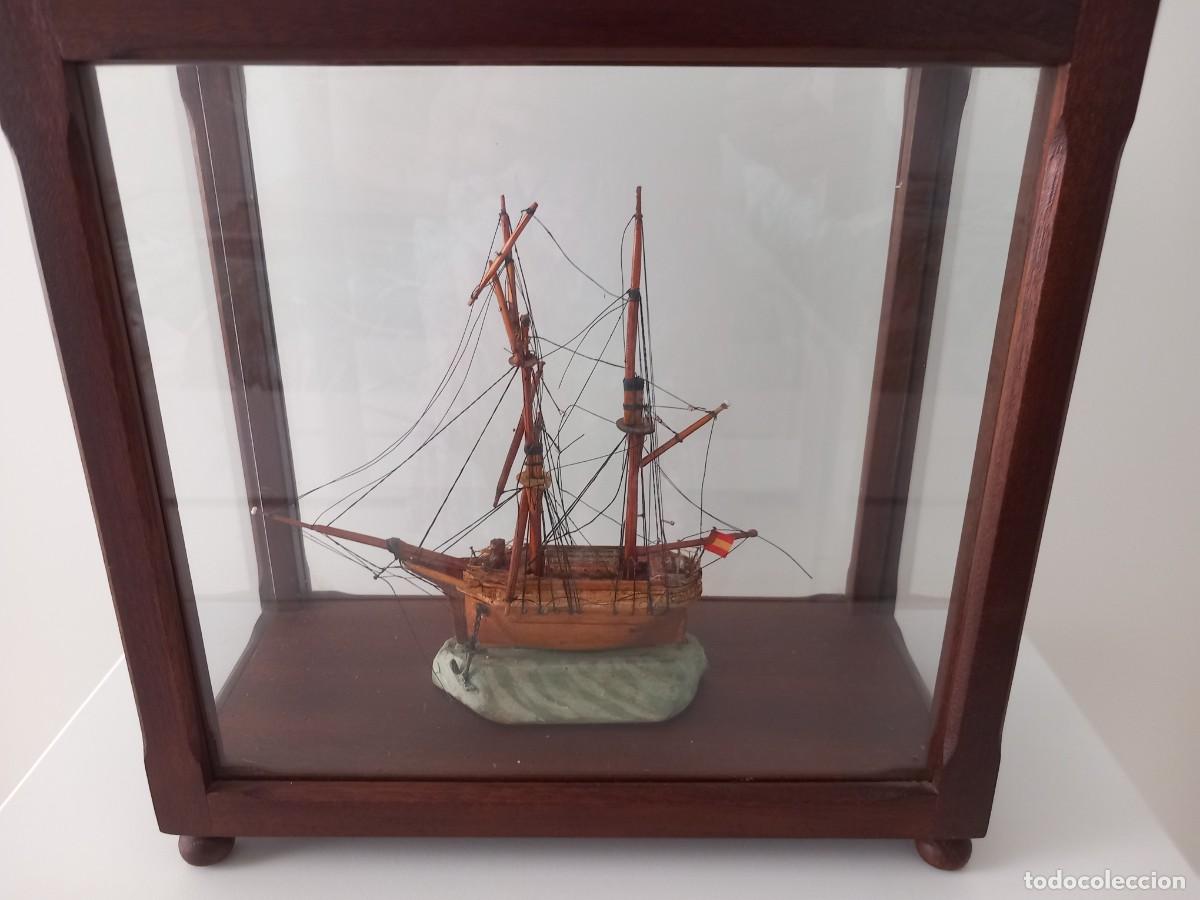 Antig&uuml;edades: Maqueta de barco con vitrina