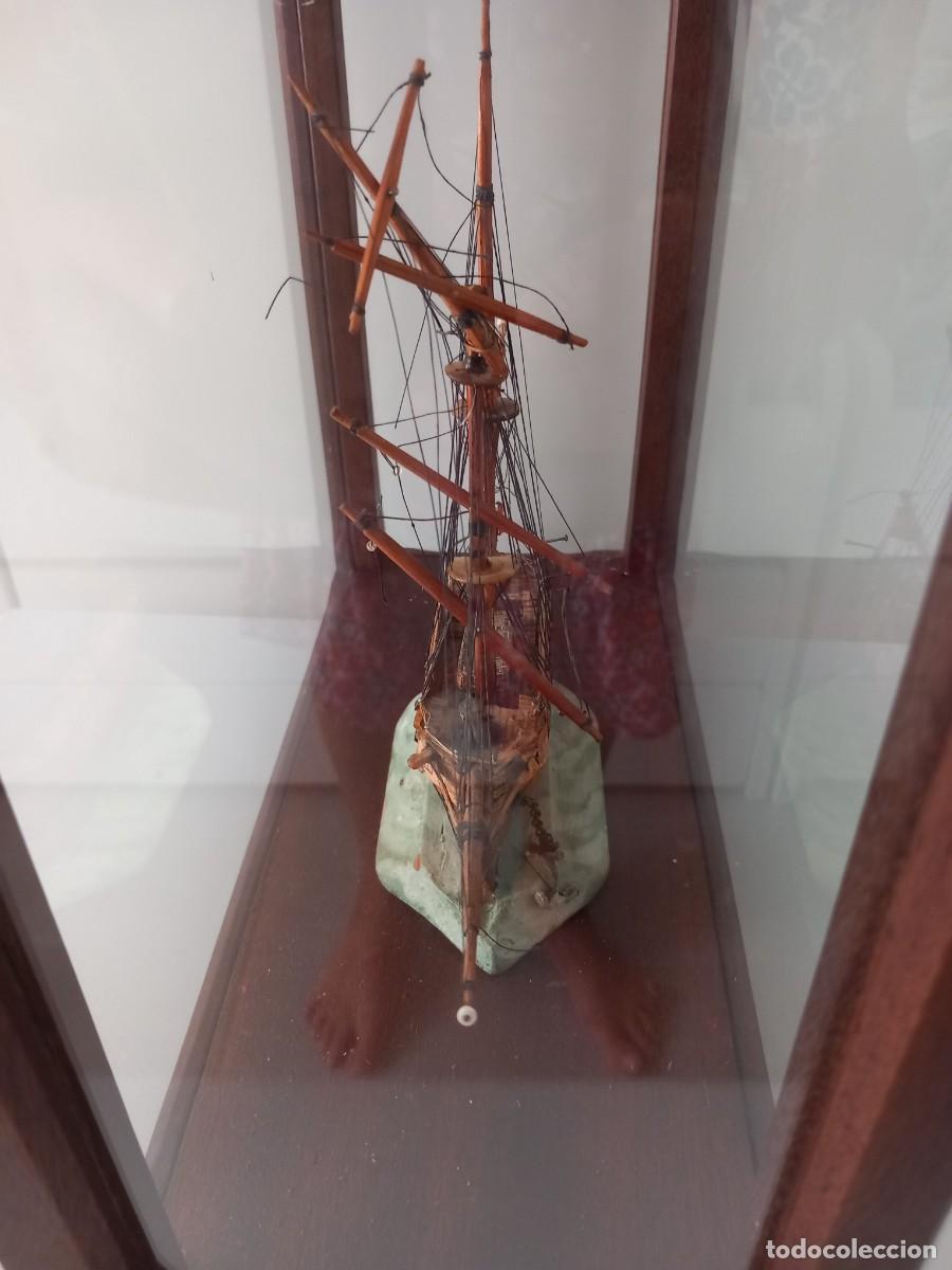 Antig&uuml;edades: Maqueta de barco con vitrina - Foto 3