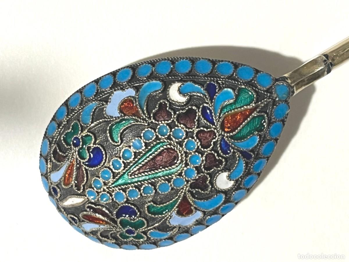 Antig&uuml;edades: 1899&ndash;1908 Cuchara imperial rusa plata de ley y esmalte cloisonn&eacute;.Vasily Agafonov probable. El Sello