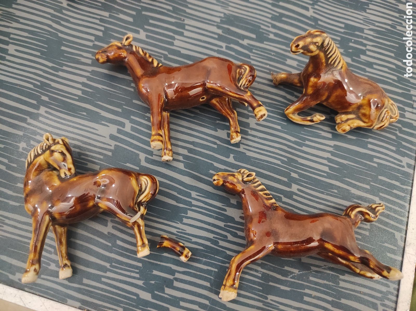 Antig&uuml;edades: Caballos de porcelana. Esculturas de porcelana pintadas. Esmalte. A&ntilde;os 70-80