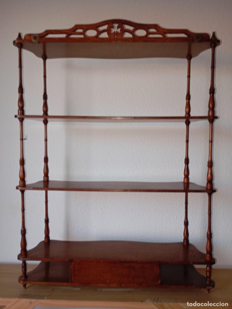 Antig&uuml;edades: Peque&ntilde;a estanter&iacute;a Art Nouveau