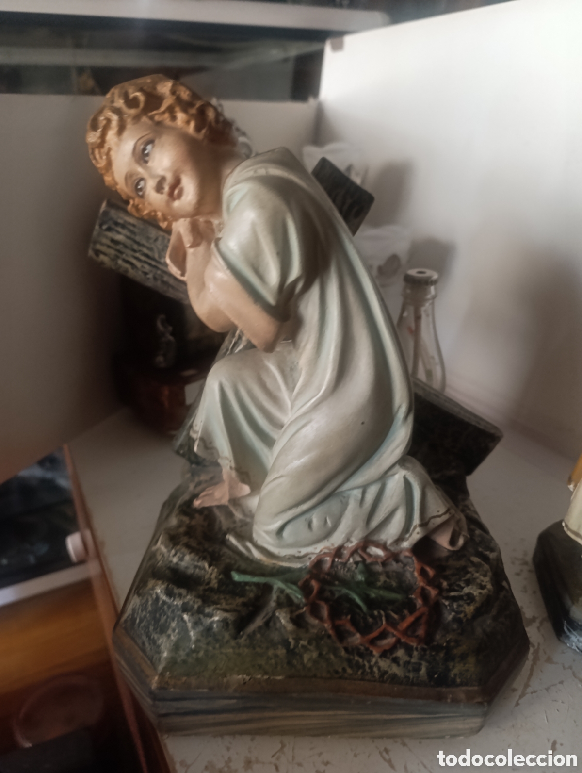 Antig&uuml;edades: Figura Religiosa Ni&ntilde;o Jes&uacute;s con la Cruz - Escuela de Olot,