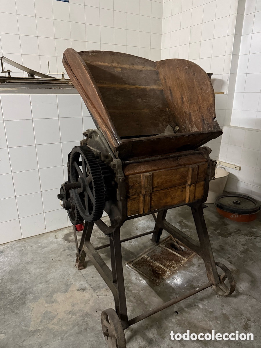 Antig&uuml;edades: Molino de vino de madera - Foto 6