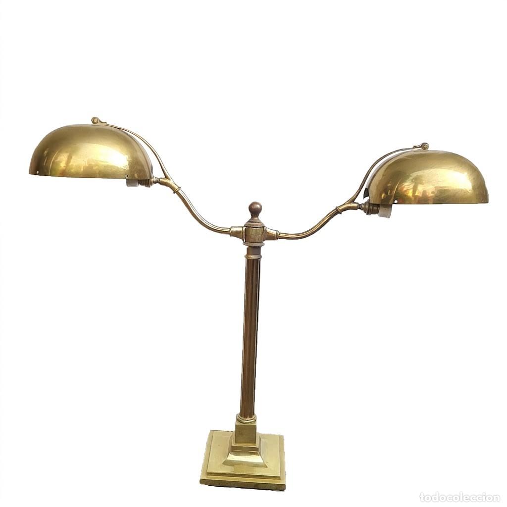 Antig&uuml;edades: Grande Lampada da Scrivania a Doppio Braccio in Ottone Massello &ndash; Stile Notarile Anni '50
