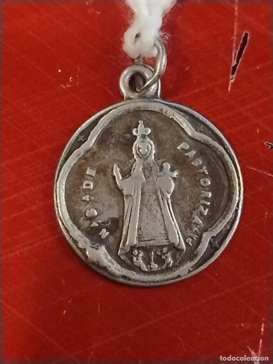 Antig&uuml;edades: Antigua medalla religiosa Nuestra Se&ntilde;ora de Pastoriza. Arteixo Coru&ntilde;a. 1,50 cm di&aacute;metro