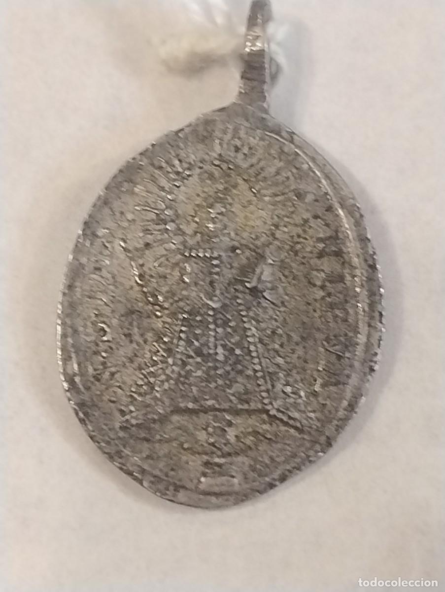 Antig&uuml;edades: Antigua medalla religiosa de Nuestra Se&ntilde;ora de Nieva. Segovia Unos 2,50 x 2 cm