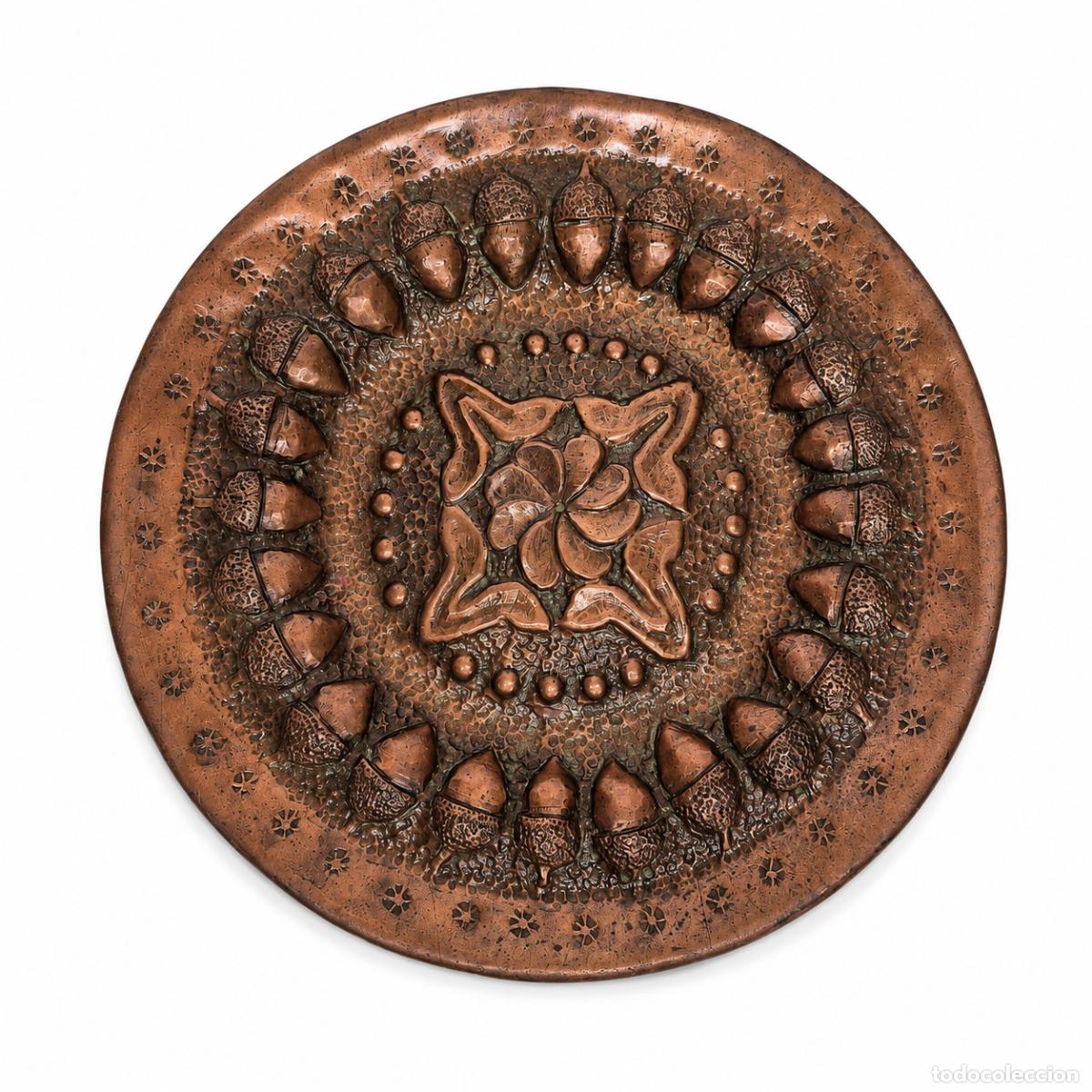 Antig&uuml;edades: Decorativo Plato - Cobre Repujado y Cincelado a Mano - Peso 1110 gr