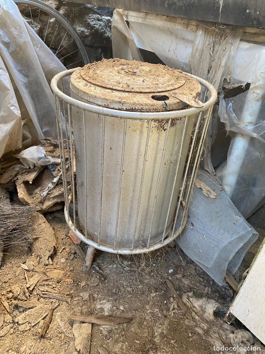 Antig&uuml;edades: Estufa de carb&oacute;n de hierro - Foto 2
