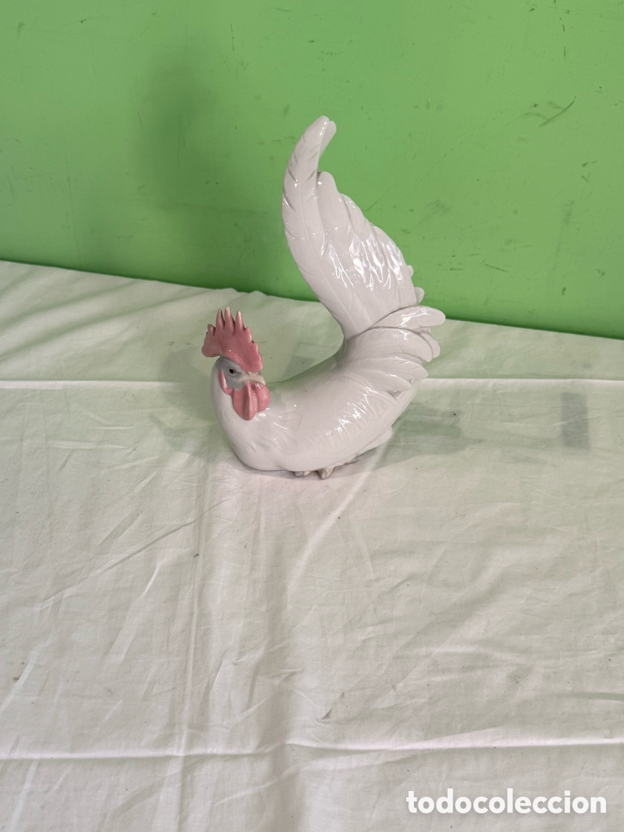 Antig&uuml;edades: Figura de gallo Lladr&oacute; de porcelana, a&ntilde;os 50-60, hecha a mano en Espa&ntilde;a
