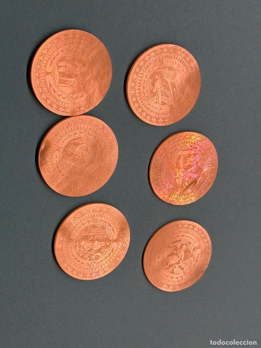 Antig&uuml;edades: 6 ANTIGUAS FICHAS DE JUEGO CHINA S. XIX TALLADAS Y GRABADAS EN N&Aacute;CAR MADREPERLA