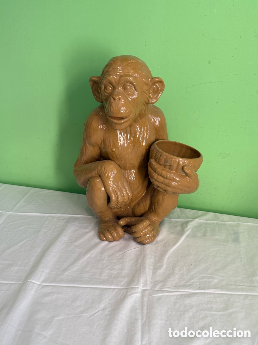 Antig&uuml;edades: Gran figura de mono en cer&aacute;mica vidriada con macetero a&ntilde;os 50/60.