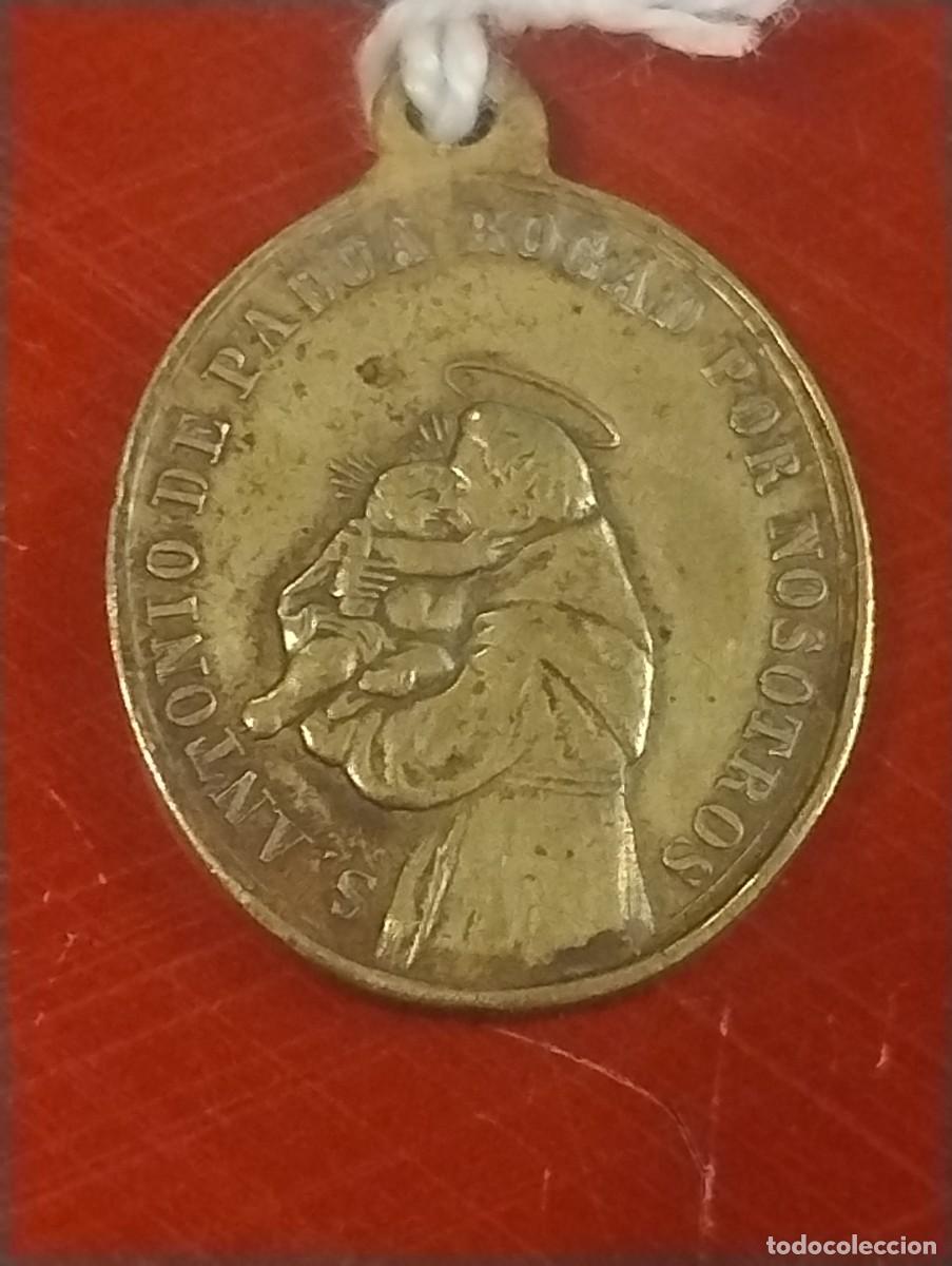 Antig&uuml;edades: Antigua medalla religiosa San Antonio y la Virgen del Carmen Unos 2 cm