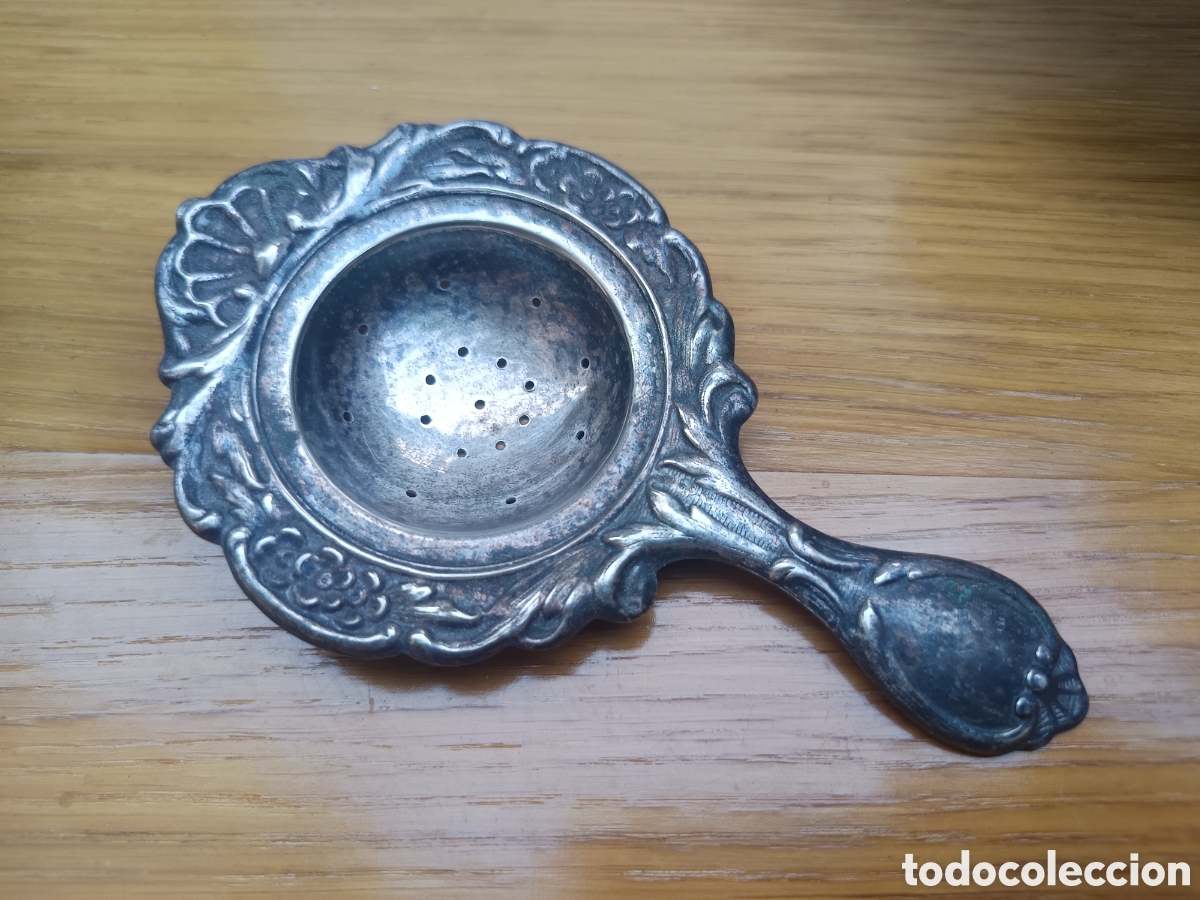 Antig&uuml;edades: Colador antiguo para el te en alpaca