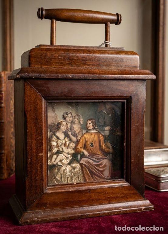 Antig&uuml;edades: CAPILLA RELICARIO LIMOSNERO O SIMILAR PORTATIL CON PRECIOSO GRABADO VIRGEN NI&Ntilde;O JESUS VER FOTOS