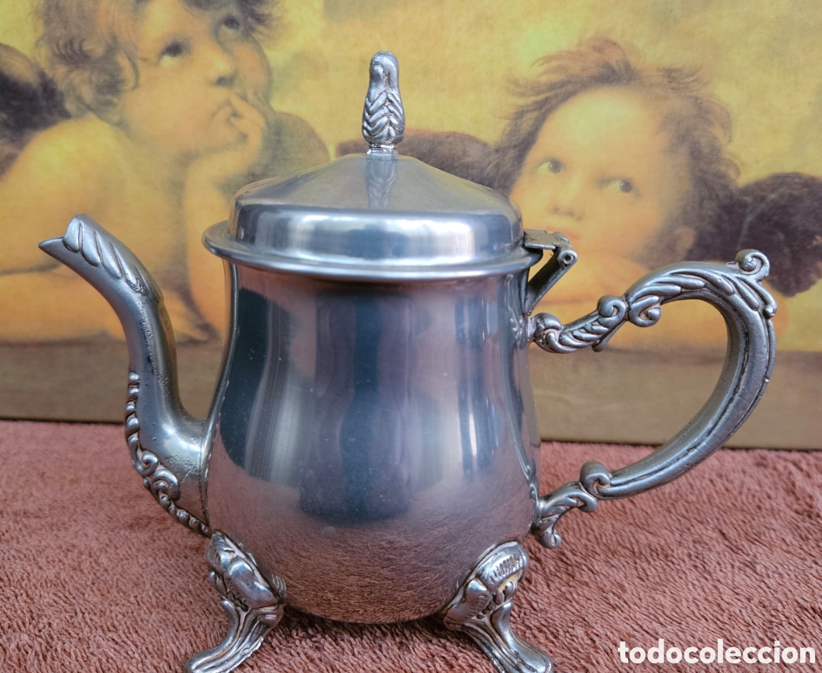Antig&uuml;edades: ANTIGUO JUEGO DE CAF&Eacute; / T&Eacute; INDIVIDUAL (3 PIEZAS). METAL PLATEADO / ALPACA. CAFETERA 12 CM.