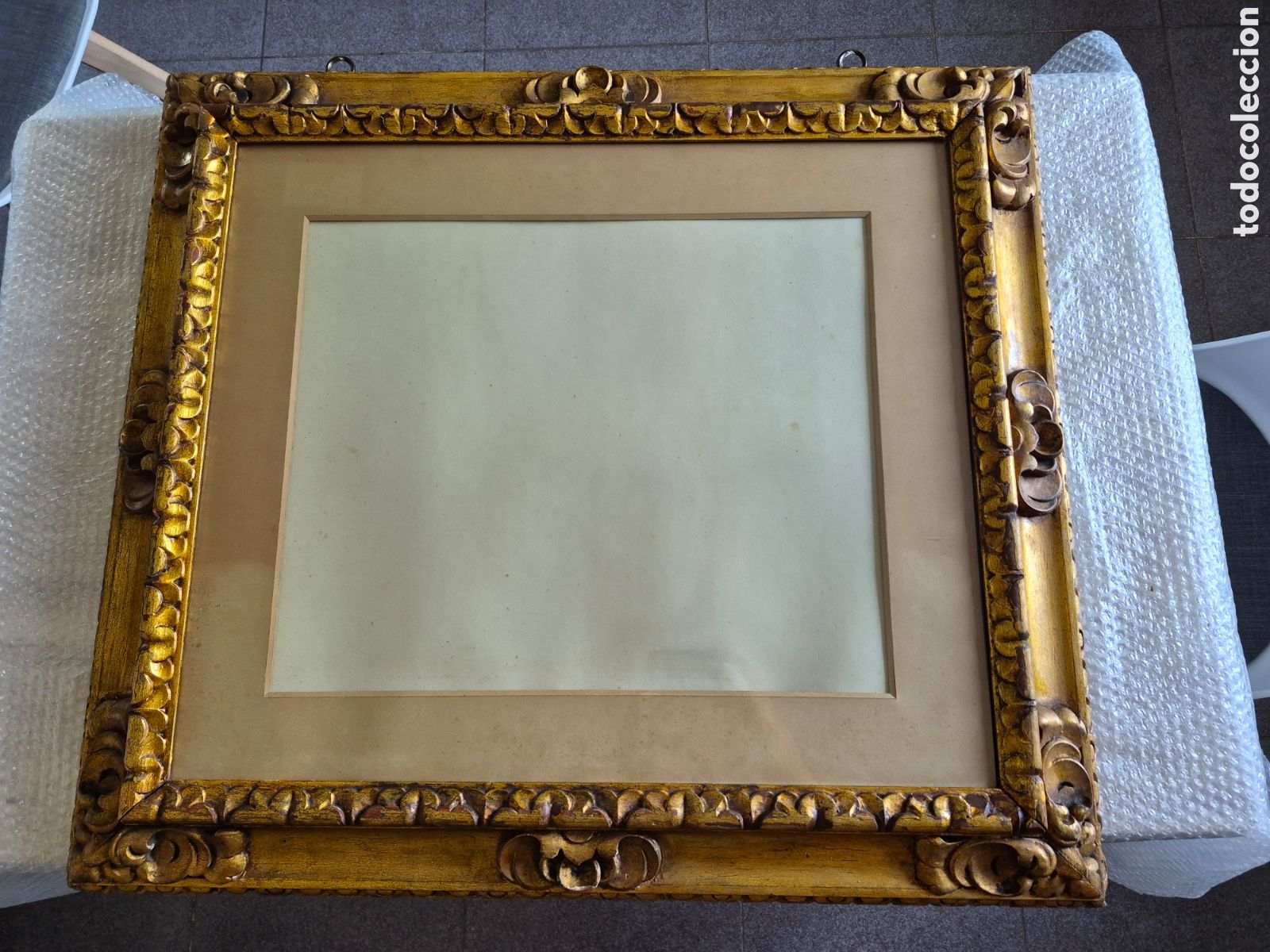 Antig&uuml;edades: Marco de Madera Estuco Dorado del Siglo XIX - 85 x 76 cm. - EXCELENTE - Mucha Calidad .
