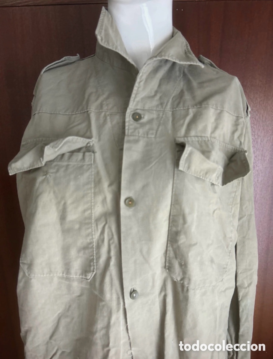 Antig&uuml;edades: Camisa y pantal&oacute;n militar