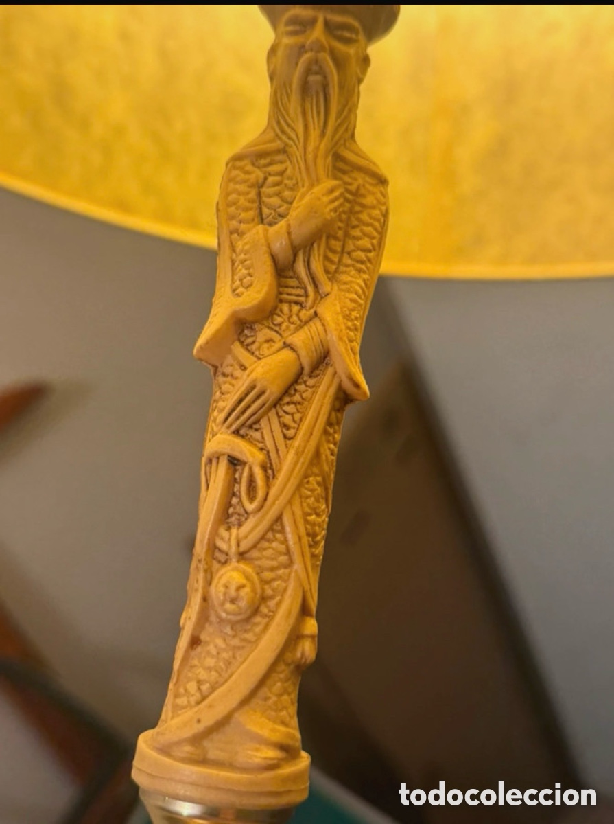 Antig&uuml;edades: Lampara de pie vintage estilo oriental (1.50 cm )Figura sabio marfilina