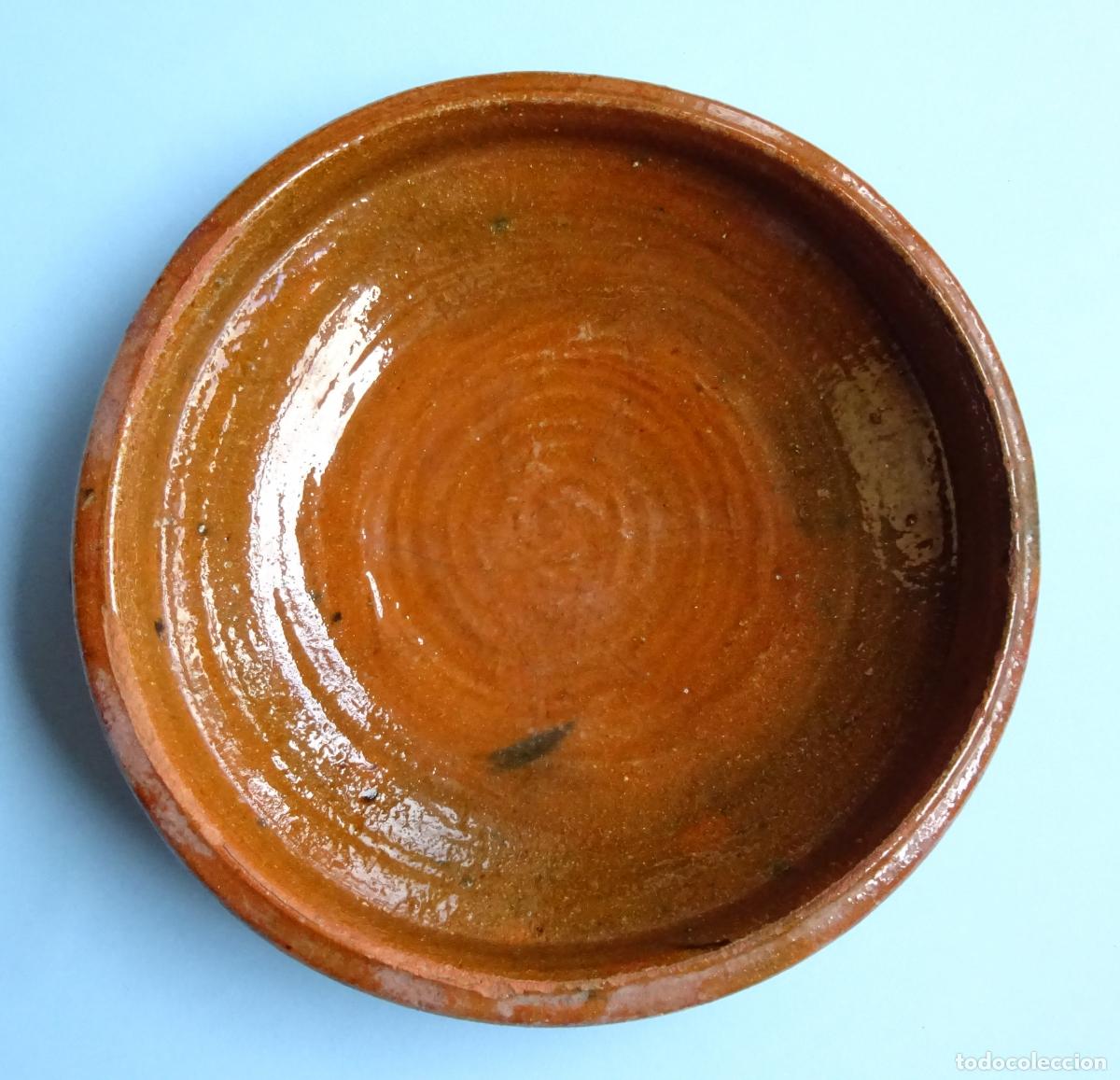 Antiguidades: CAZUELA DE BARRO COCIDO BARNIZADA EN SU INTERIOR. DI&Aacute;METRO 26 CM ALTURA 5 CM