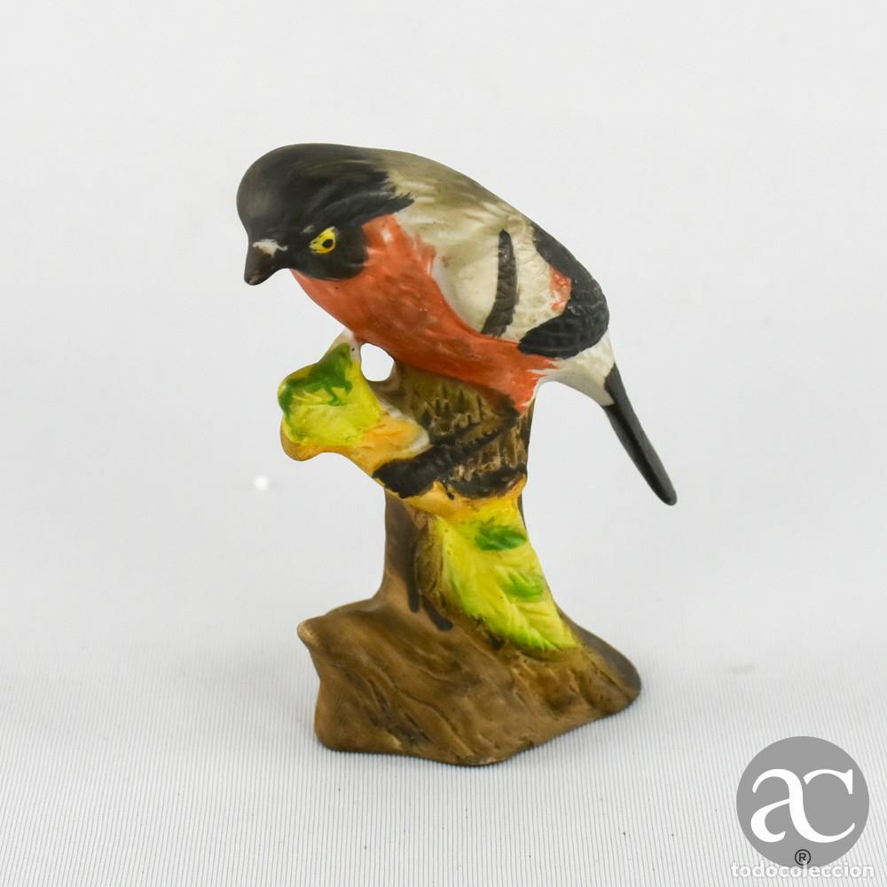 Antig&uuml;edades: Figura de dom-fafe em biscuit, meados do s&eacute;c. XX