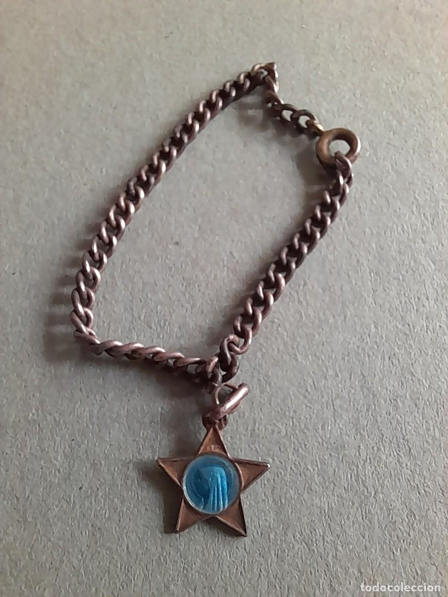 Antig&uuml;edades: pulsera de ni&ntilde;a, con colgante de virgen, cadenita 12cm aprox, estrella 1cm aprox