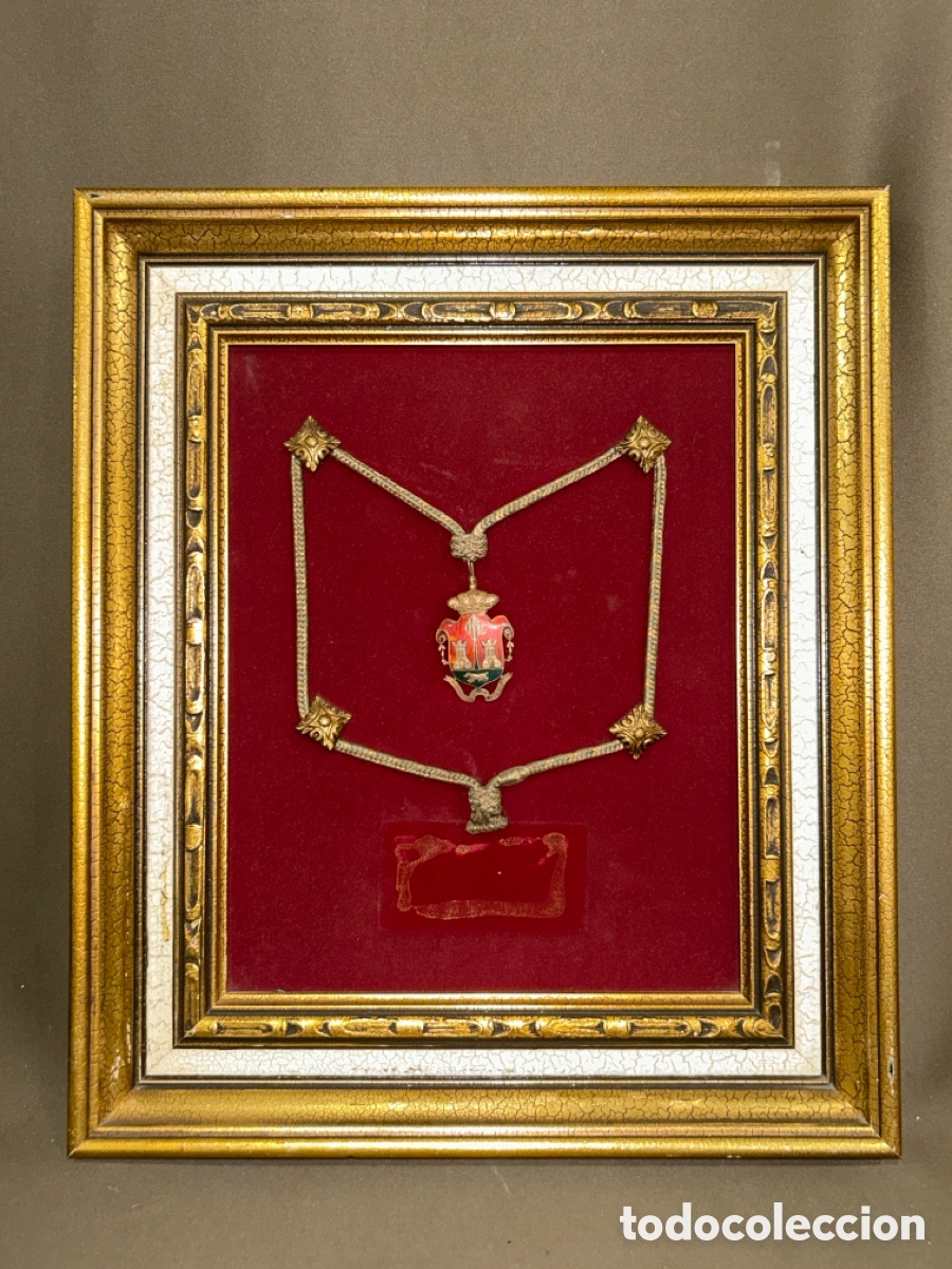 Antig&uuml;edades: INSIGNIA PARA OJAL EN PLATA Y ESMALTES, PATRIMONI DE IBI, CONCEJAL 2&ordm;, A&Ntilde;O 1974 *VER FOTOS*
