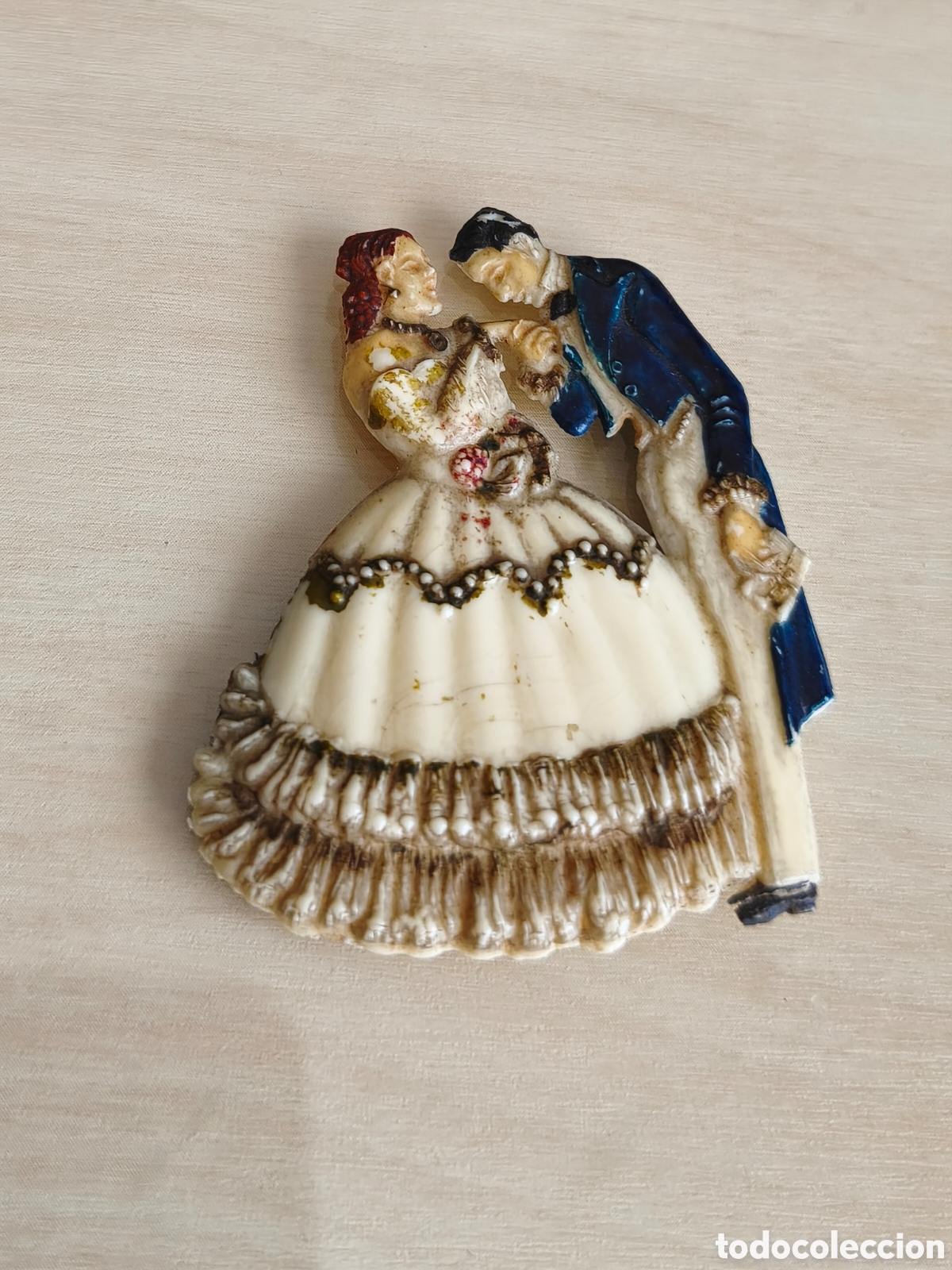Antig&uuml;edades: Pareja de baile principio de siglo XX de 5 x 4 cms.