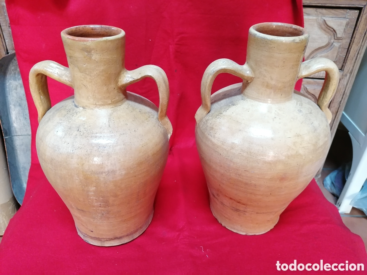 Antig&uuml;edades: Pareja de c&aacute;ntaros antiguos