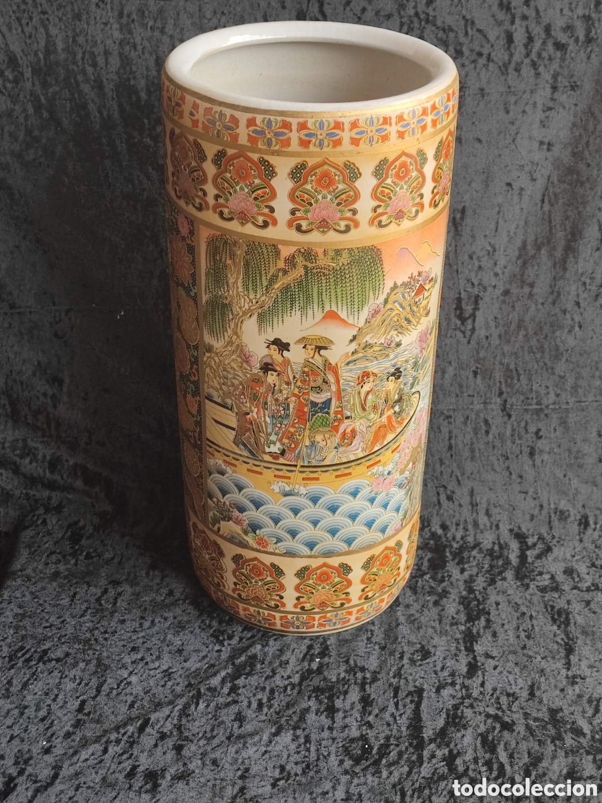 Antig&uuml;edades: Antiguo Parag&uuml;ero bastonero en porcelana china pintado a mano