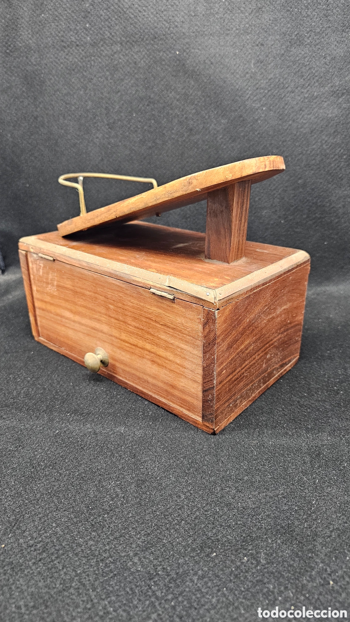 Antig&uuml;edades: caja limpiabotas de madera