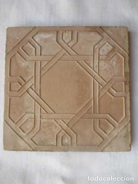 Antig&uuml;edades: azulejo antiguo pintado a mano - Foto 2