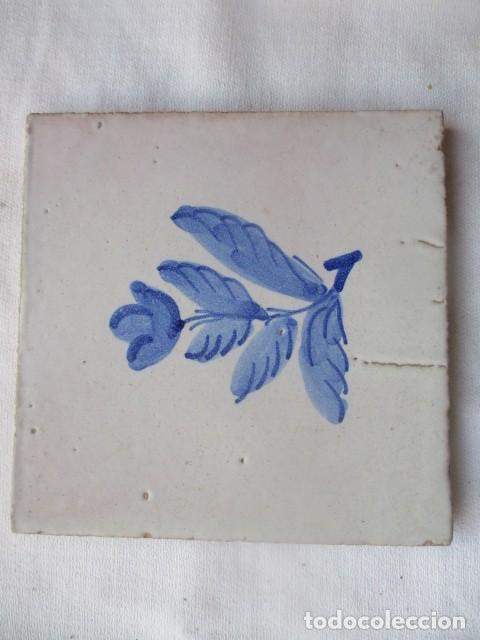 Antig&uuml;edades: azulejo antiguo pintado a mano - Foto 1
