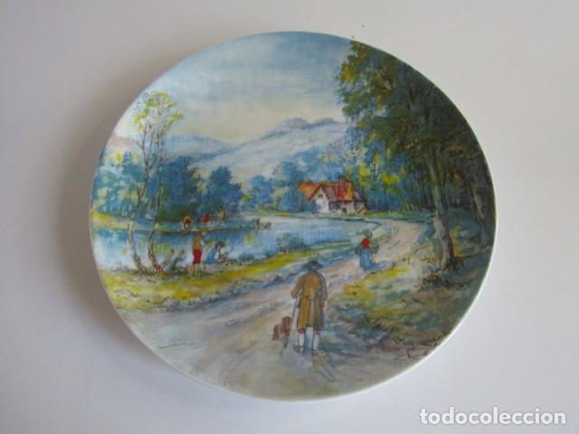 Antig&uuml;edades: PRECIOSO PLATO DE PORCELANA CAPEANS GALICIA REPRESENTANDO ESCENA CAMPESTRE CLASICA