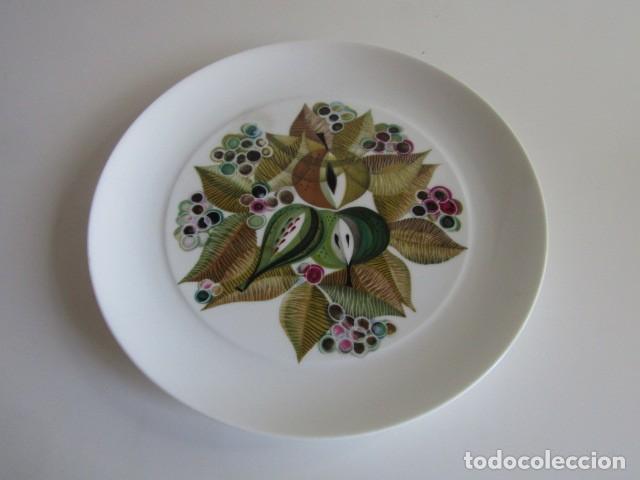 Antig&uuml;edades: PRECIOSO PLATO DE PORCELANA BIDASOA REPRESENTANDO BODEGON FRUTAS RAR