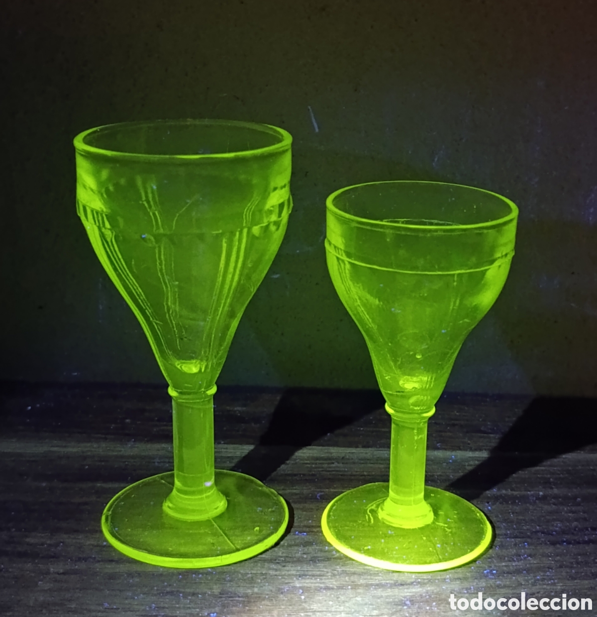 Antig&uuml;edades: ANTIGUAS COPAS DE CRISTAL DE MANGANESO.